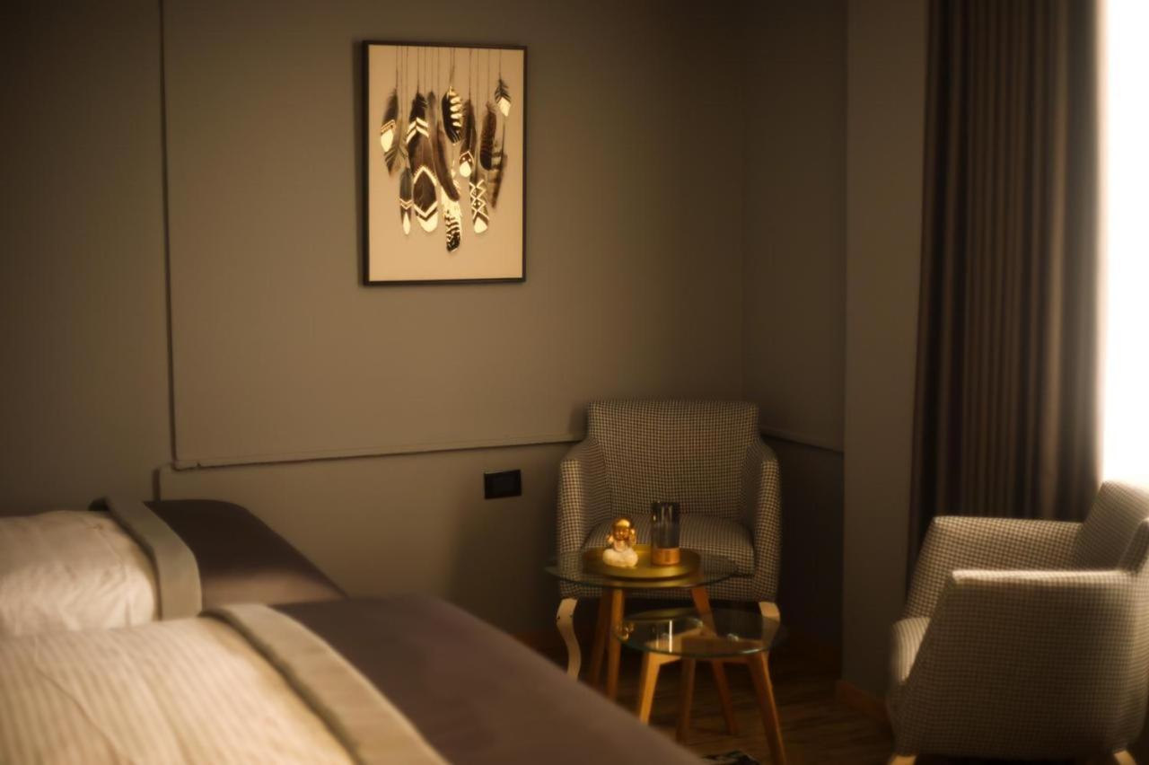 Triss Hotel ティラナ エクステリア 写真